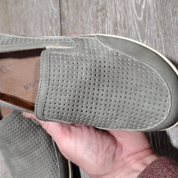 B.O.C. grey perforated material loafers. Size 8.5 - Picture 10 of 11